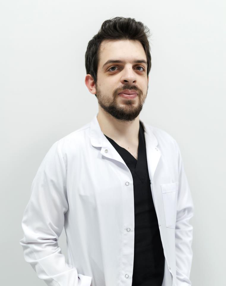 Dentist İlker ŞENEL Diş Hekimi